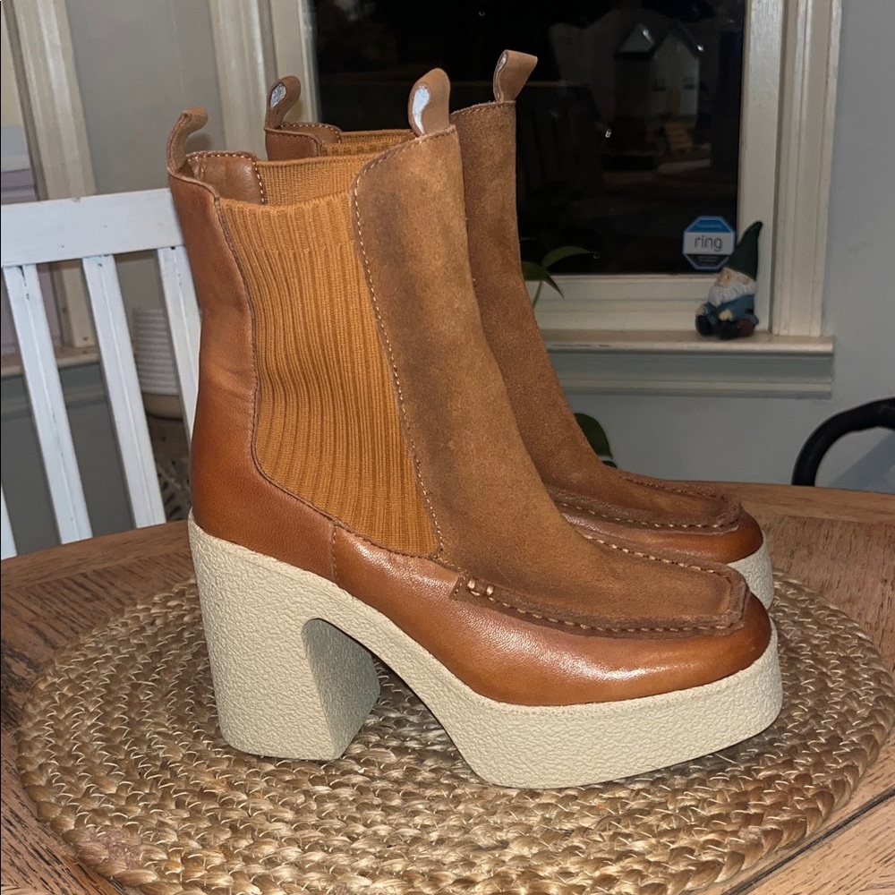 Vintage Havana  Cinnamon Colored Platform Heeled Boots